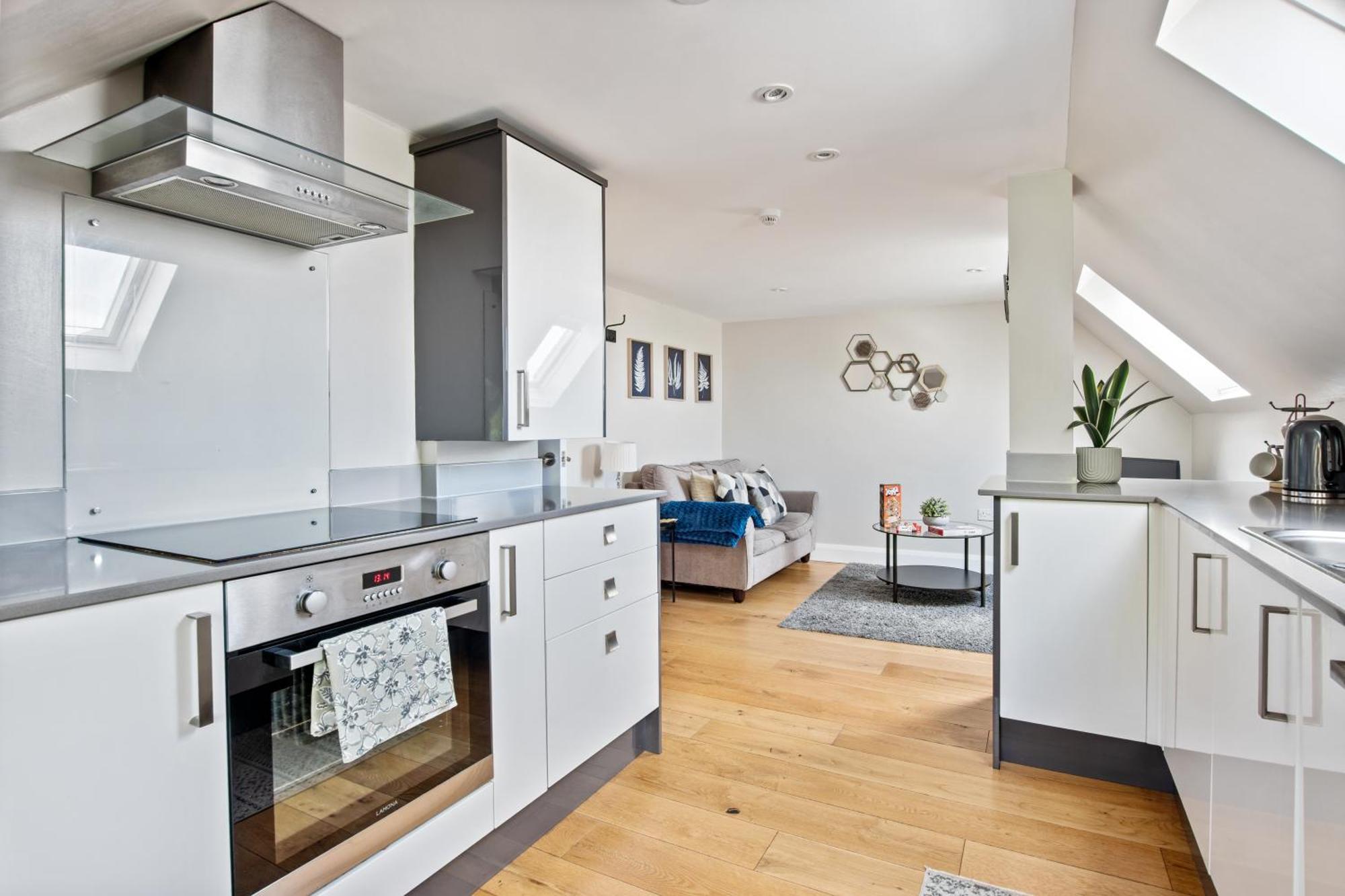 Central And Cosy Brockenhurst Flat Exterior photo